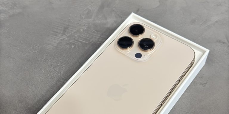 トラブル】初期不良？iPhone 16 Pro Max モバイル電波が落ちる・・・│Gloria, Limited